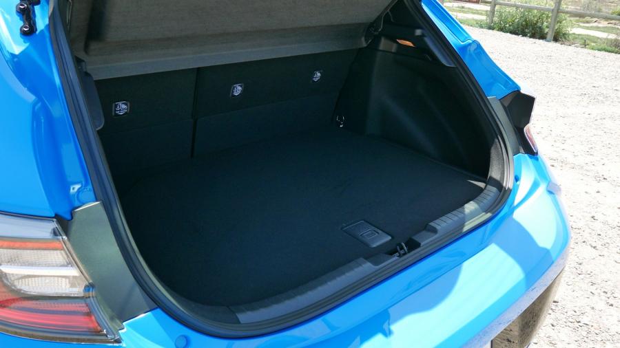 Багажник Toyota Corolla XSE Hatchback 2018 года  (NA) (фото 77 из 88)